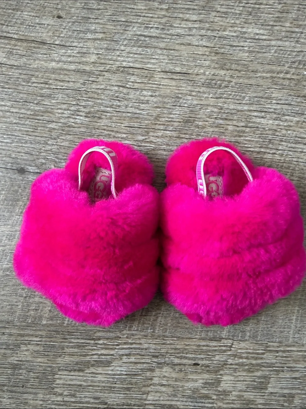 Baby UGG Fluff Yeah Pink Slippers Size 02/03